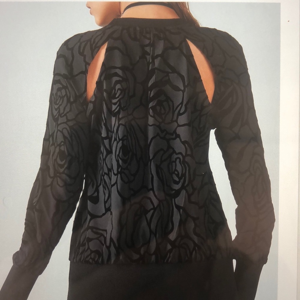 Fabletics Lola pull over top with back cut outs